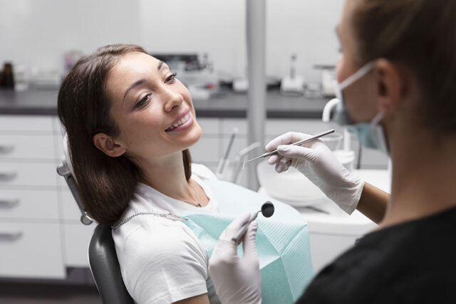 كم مرة تحتاج حقًا إلى زيارة طبيب أسنان؟